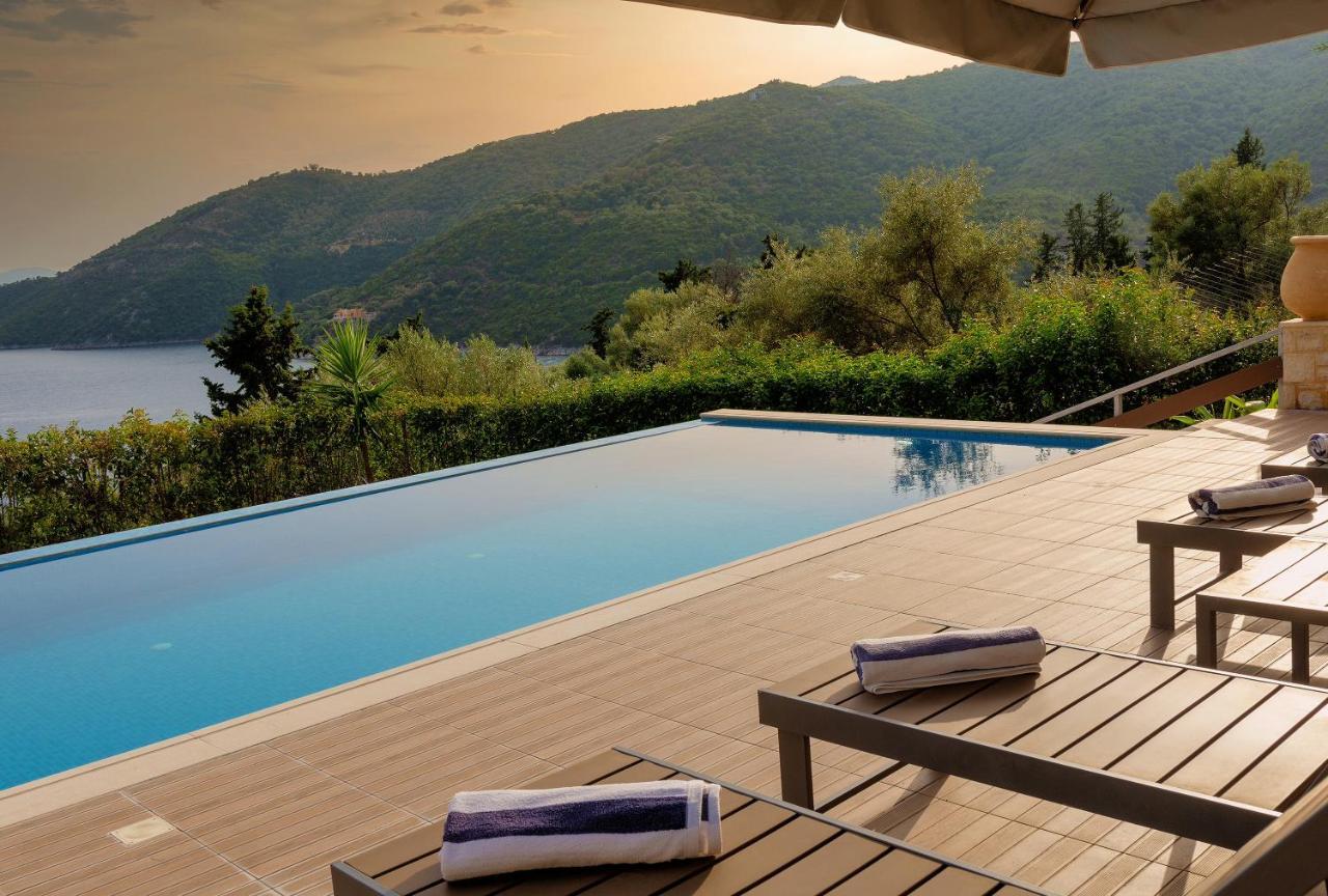 Ionian Diamond Villas Mikros Gialos Exterior photo