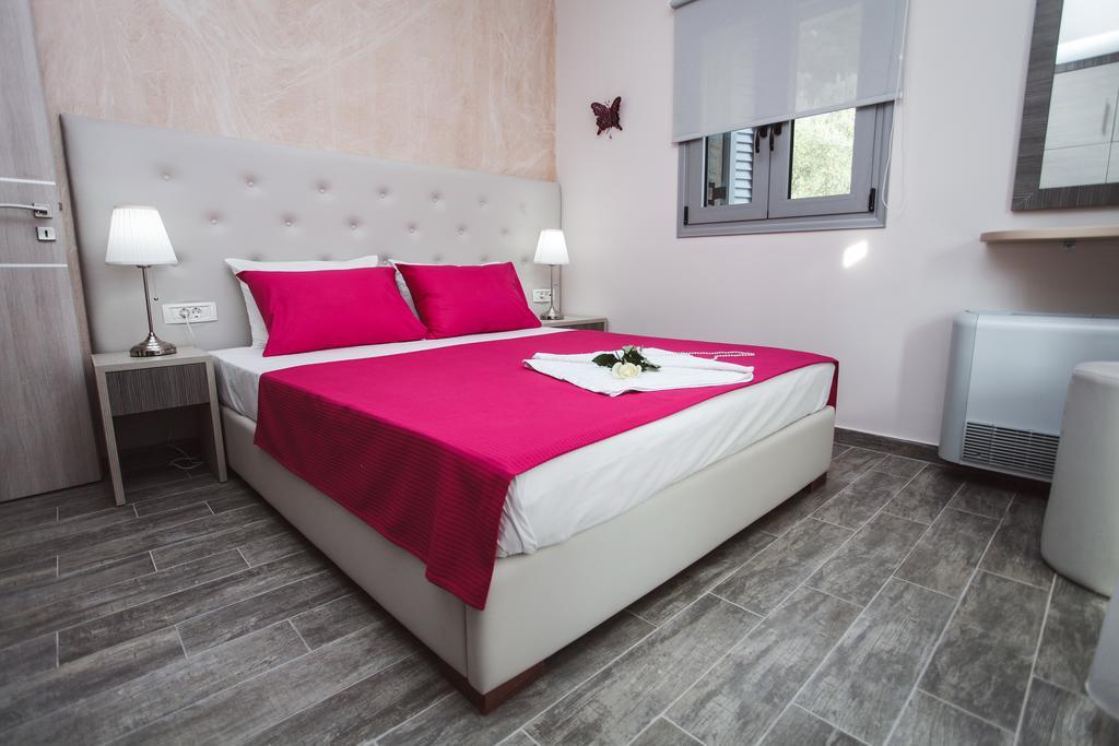 Ionian Diamond Villas Mikros Gialos Exterior photo